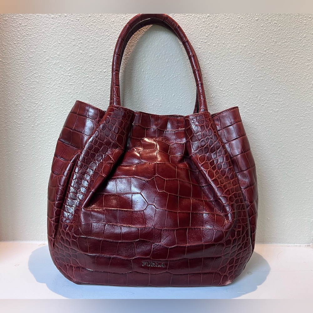 EUC Furla Croc embossed genuine leather bag - Picture 3 of 7